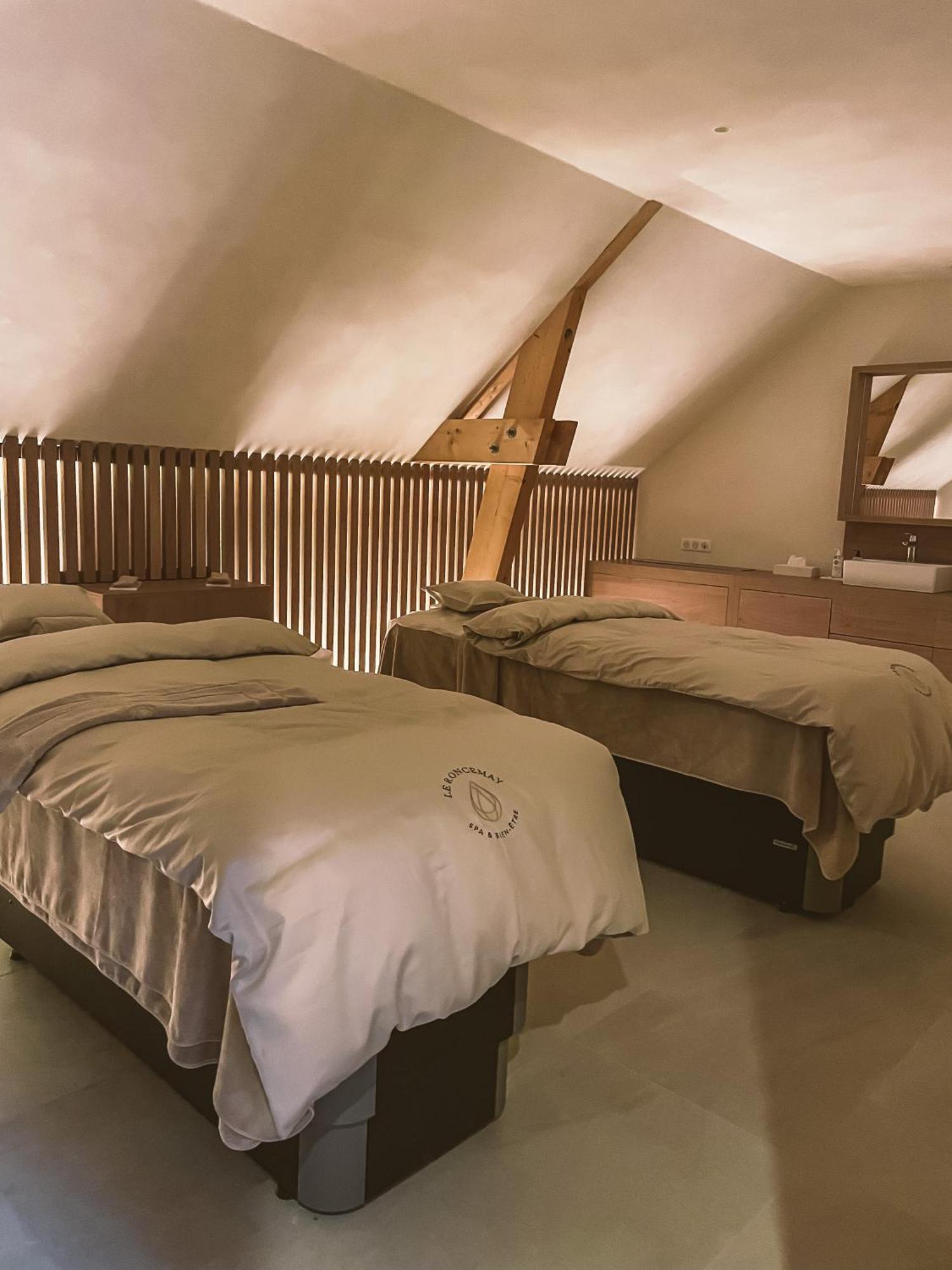 Domaine Du Roncemay - Hotel, Restaurants, Spa & Golf Aillant-sur-Tholon Eksteriør bilde